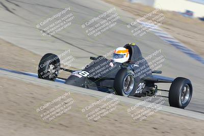 media/Nov-19-2022-CalClub SCCA (Sat) [[baae7b5f0c]]/Group 1/Race (Outside Grapevine)/